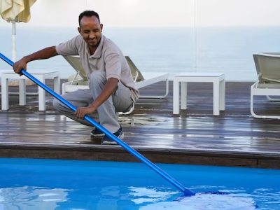 Gigziee_How tto Clean the Pool