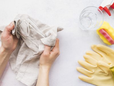 Gigziee_How to Remove Sunscreen Stains From Your Clothes